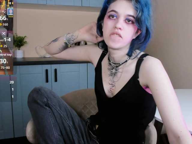NoelleGothicShadow live cam