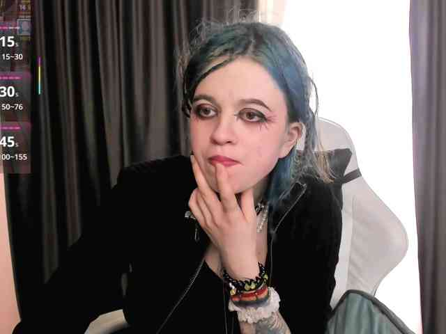 NoelleGothicShadow webcam