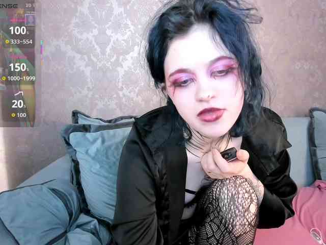 NoelleGothicShadow webcam