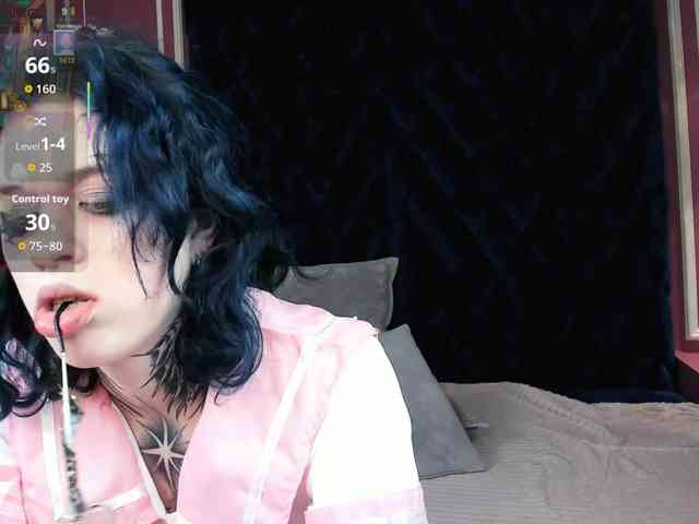 NoelleGothicShadow webcam