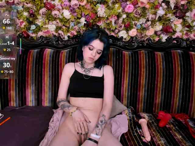 NoelleGothicShadow webcam