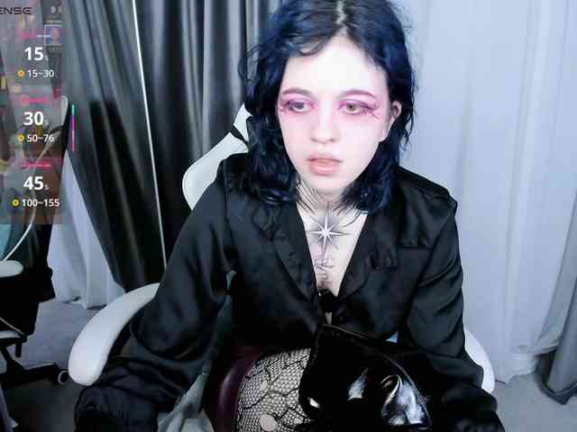 NoelleGothicShadow webcam