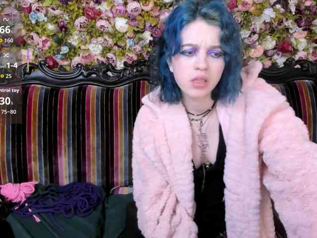 NoelleGothicShadow webcam