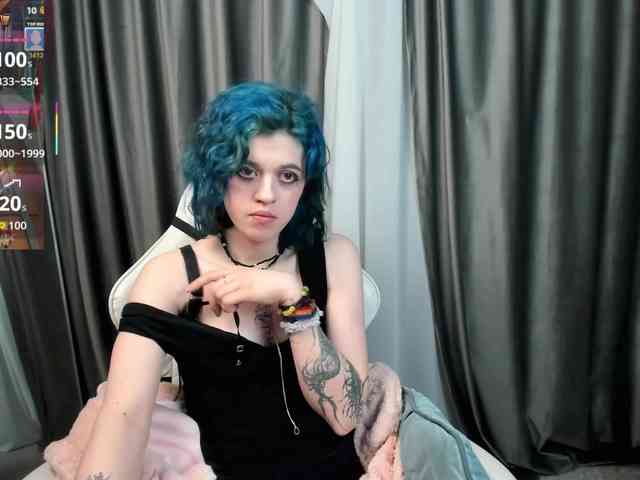 NoelleGothicShadow webcam