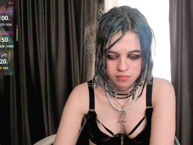 NoelleGothicShadow webcam