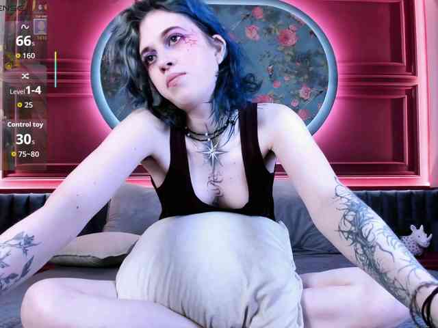 NoelleGothicShadow webcam