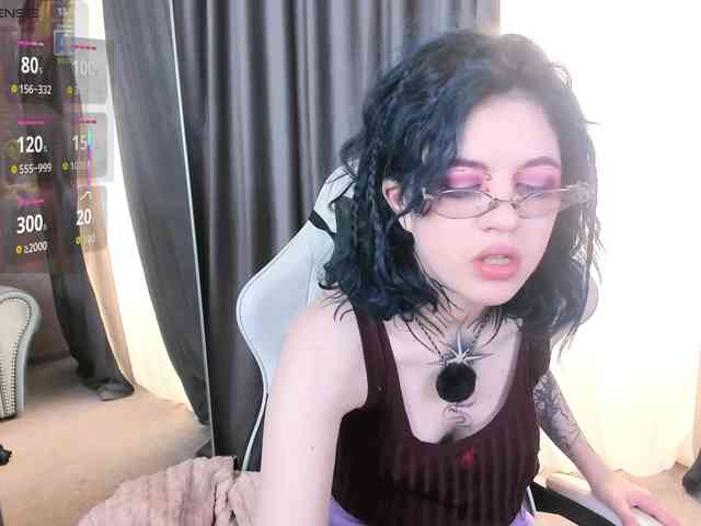 NoelleGothicShadow webcam