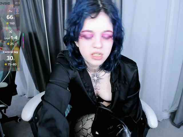 NoelleGothicShadow webcam