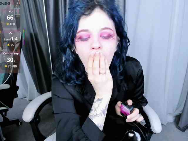 NoelleGothicShad... Live Webcam on BongaCams