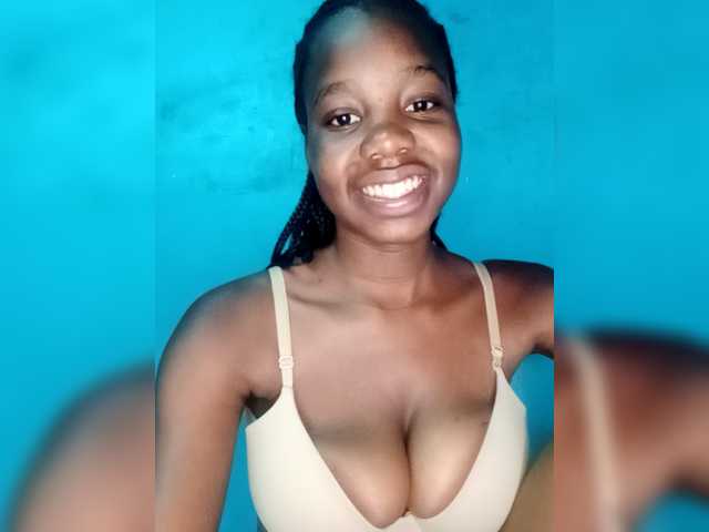 Sexypeach4's BongaCams show and profile