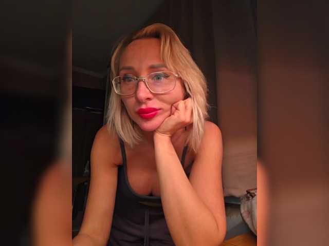 Valeriah's BongaCams show and profile