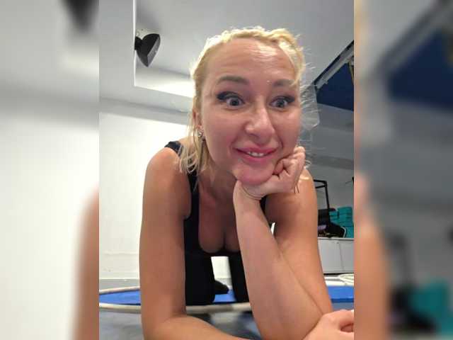 Valeriah's BongaCams show and profile