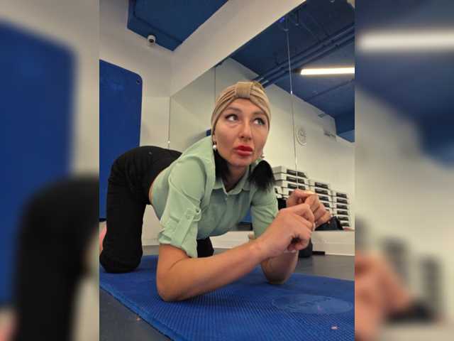 Valeriah's BongaCams show and profile