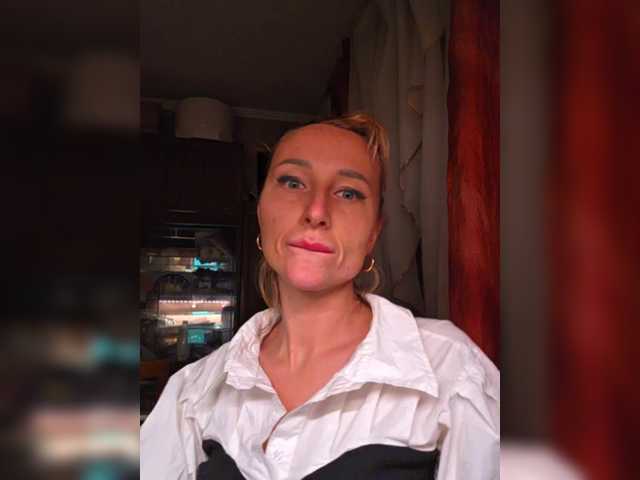 Valeriah from BongaCams