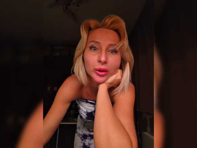 Valeriah's BongaCams show and profile