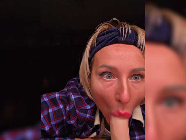 Valeriah's BongaCams show and profile