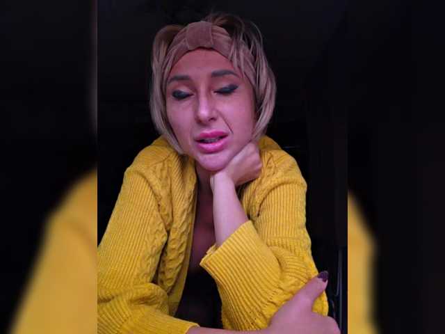 Valeriah's BongaCams show and profile