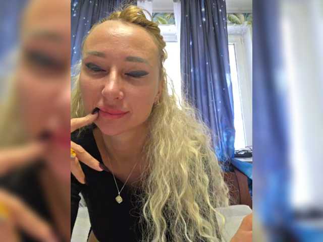 Valeriah's BongaCams show and profile