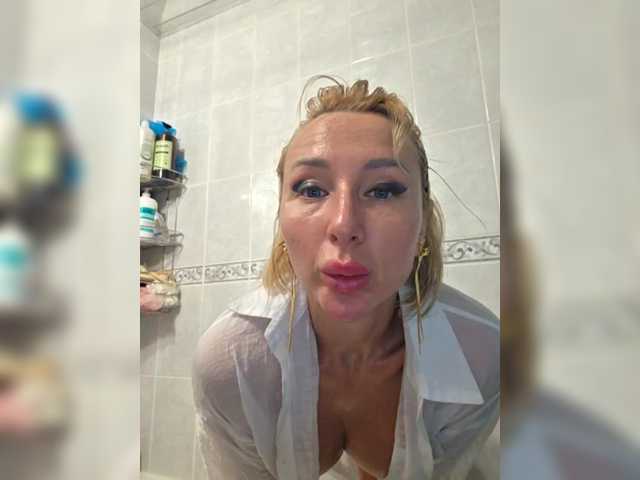 Valeriah's BongaCams show and profile