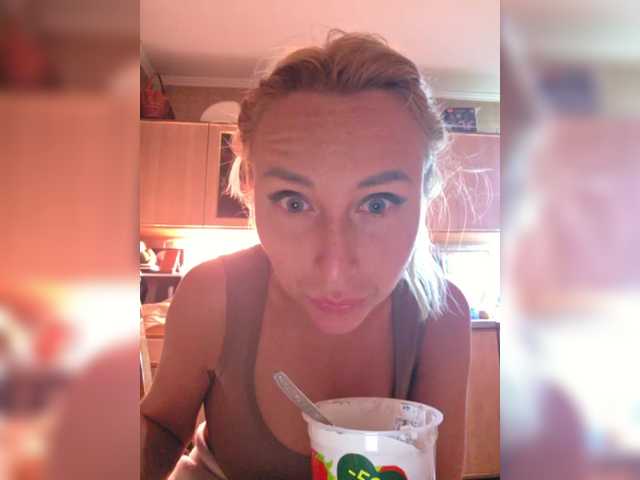 Valeriah's BongaCams show and profile