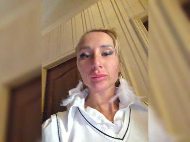 Valeriah's BongaCams show and profile