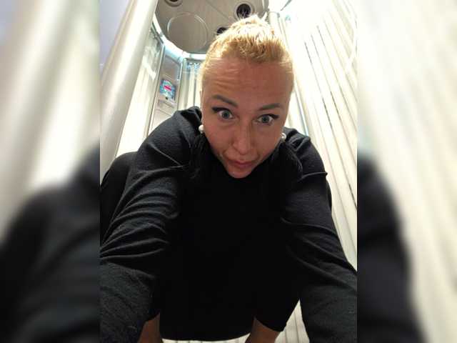 Valeriah's BongaCams show and profile