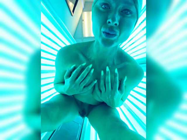 Valeriah's BongaCams show and profile