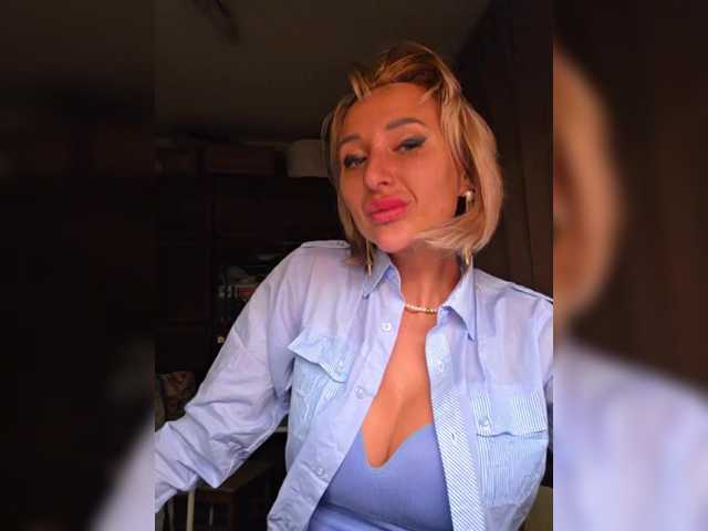 Valeriah – webcam model profile photo