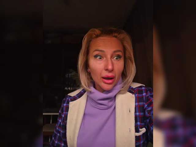 Valeriah's BongaCams show and profile