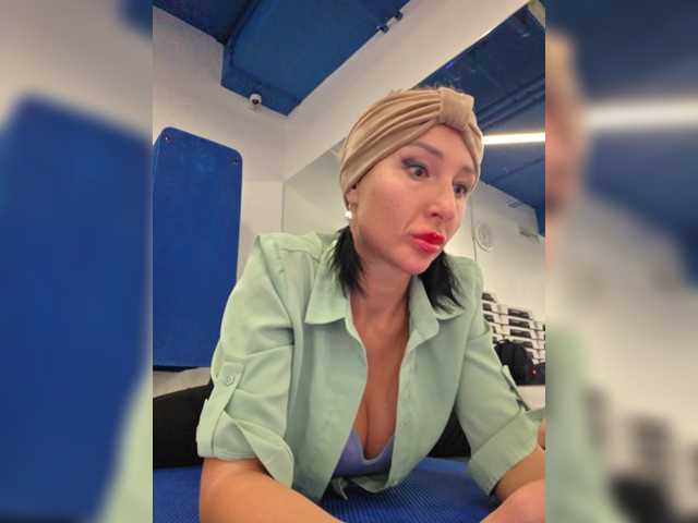 Valeriah's BongaCams show and profile