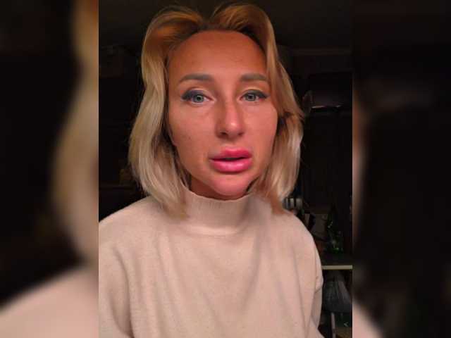 Valeriah's BongaCams show and profile