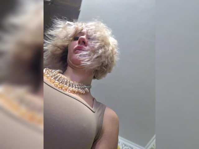 Valeriah's BongaCams show and profile