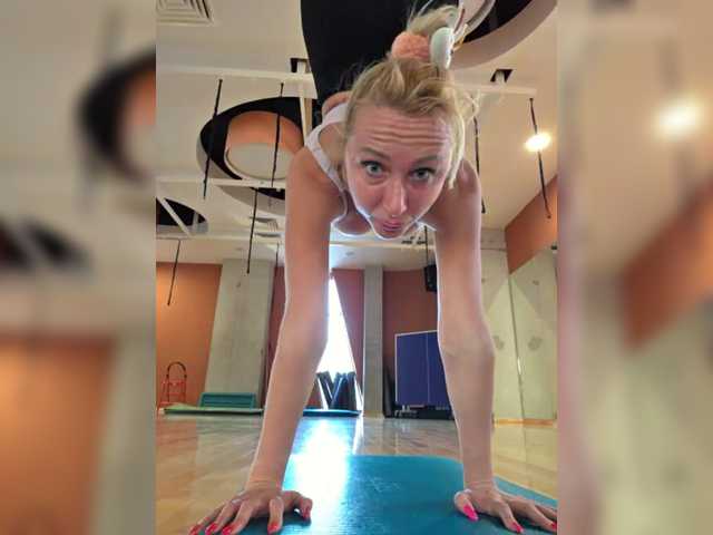 Valeriah's BongaCams show and profile