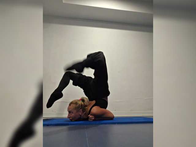 Valeriah's BongaCams show and profile