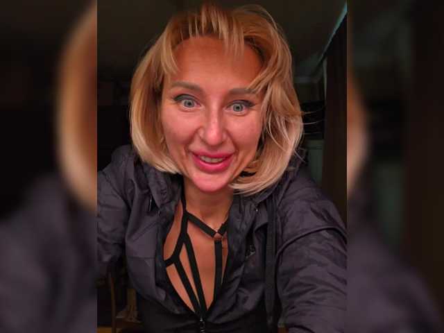 Valeriah's BongaCams show and profile