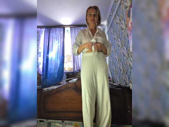 Valeriah's BongaCams show and profile