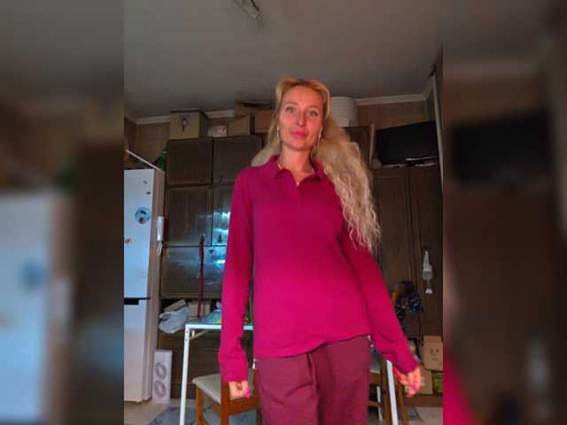 модель Valeriah