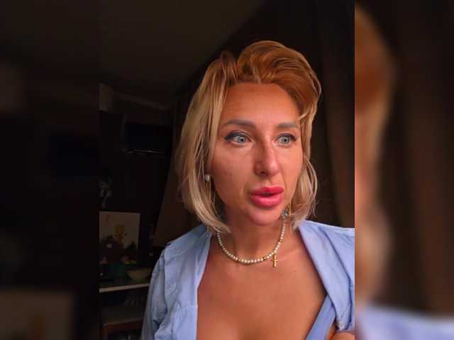 Valeriah's BongaCams show and profile