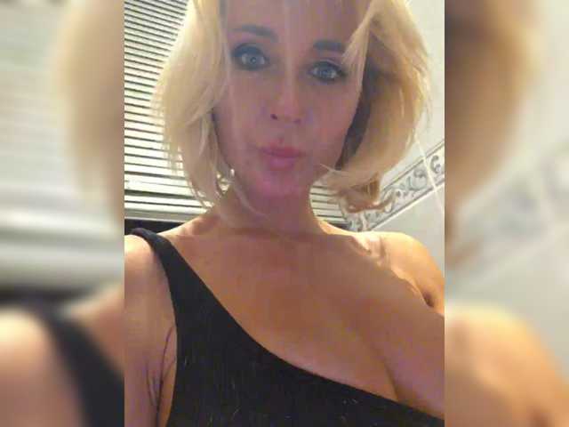 Valeriah's BongaCams profile