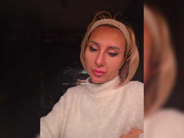 Valeriah's BongaCams show and profile