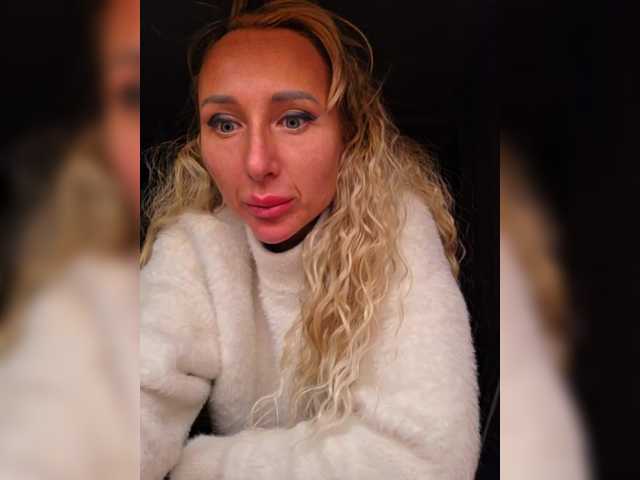 модель Valeriah