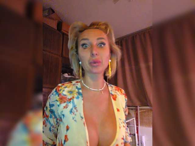 Valeriah's BongaCams show and profile
