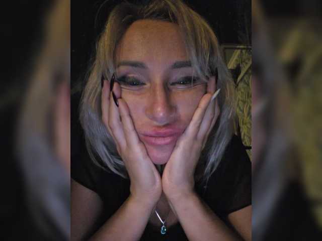 Valeriah's BongaCams show and profile