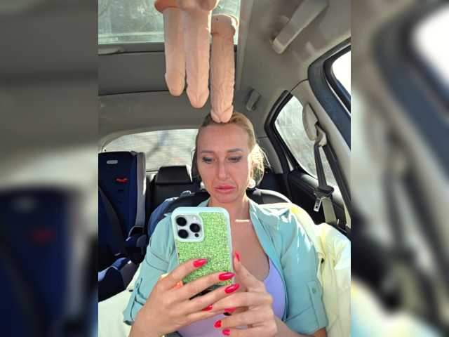 Valeriah's BongaCams show and profile