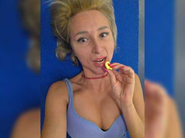 Valeriah's BongaCams show and profile