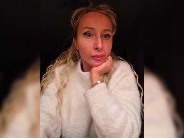 Valeriah's BongaCams show and profile