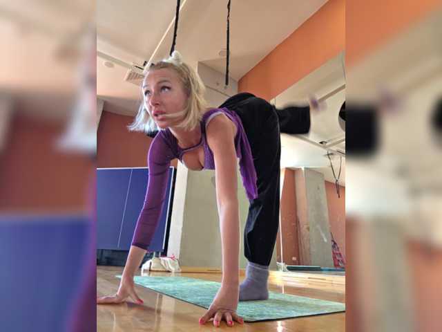 Valeriah's BongaCams show and profile