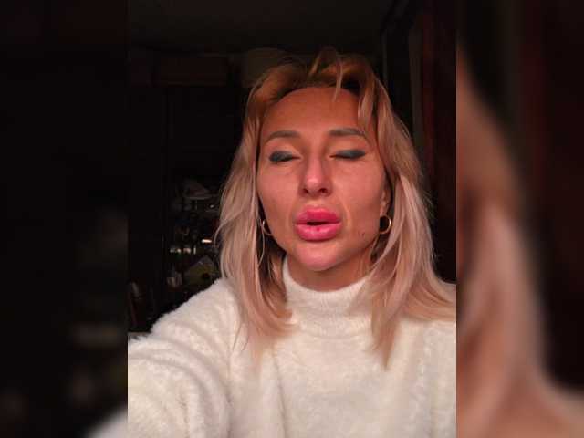 Valeriah – webcam model profile photo