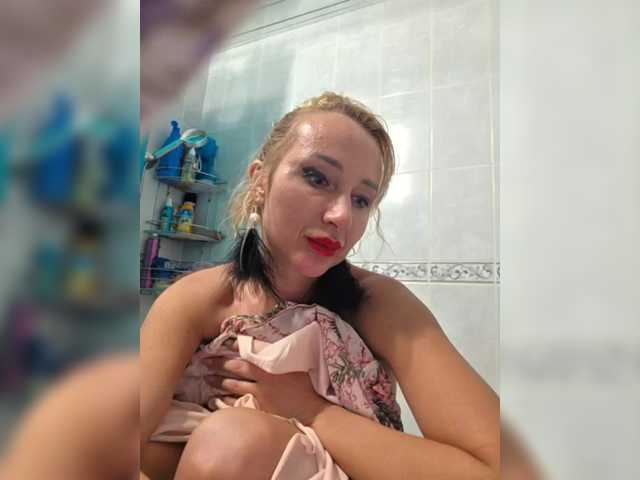 Valeriah's BongaCams show and profile