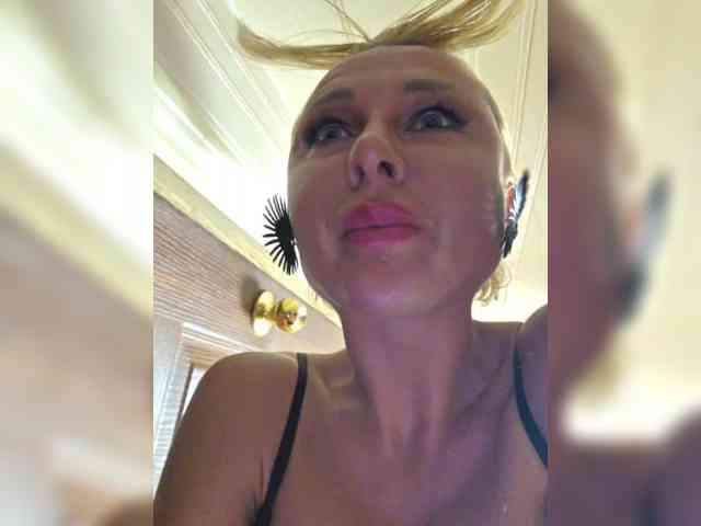 Valeriah Live Webcam on BongaCams